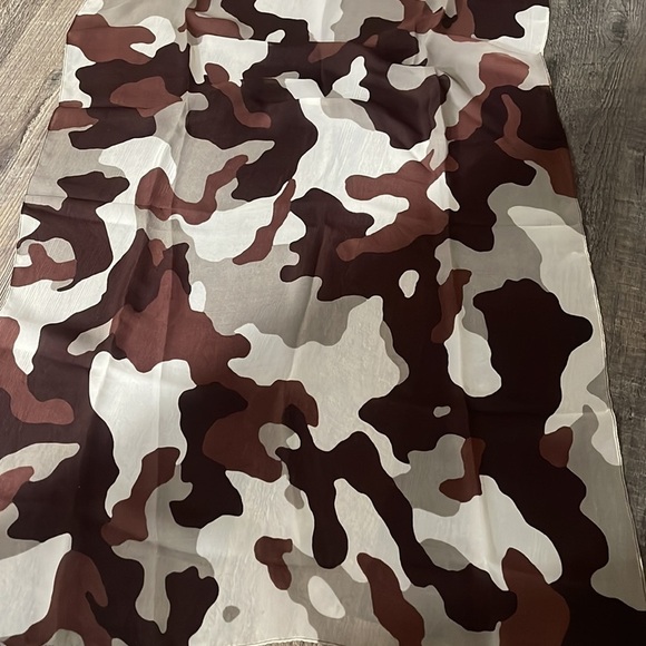 Scarf - Picture 2 of 6